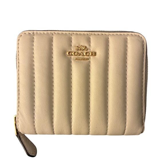 New Coach Small Zip Around Wallet Linear Quilting - Picture 1 of 3